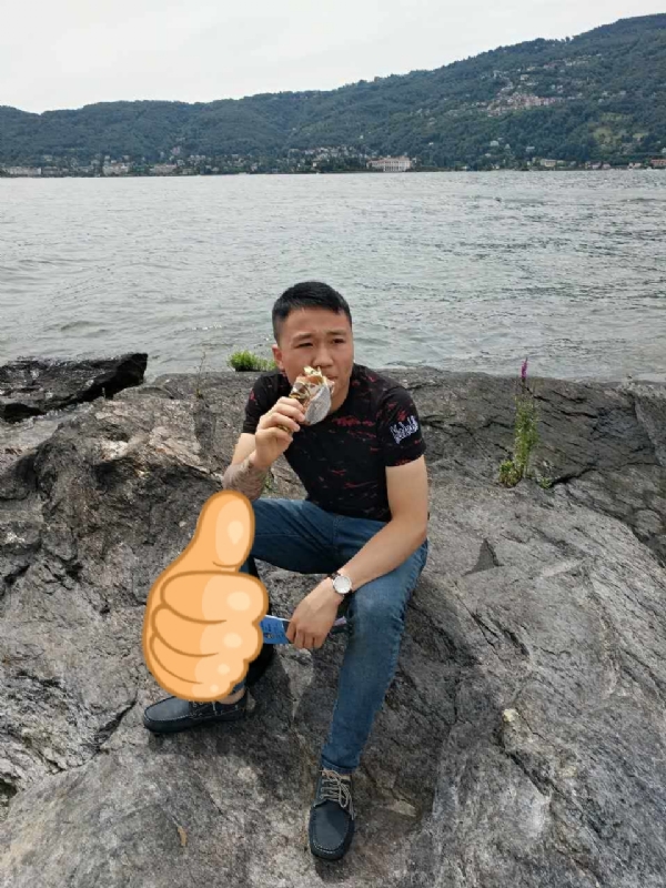 绚烂背后的平淡的第一张照片--德化婚介网