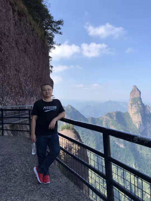 不杵于物的第一张照片--德化婚介网