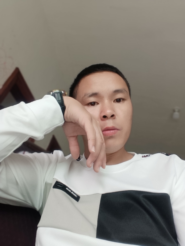 冷漠的第一张照片--德化婚介网