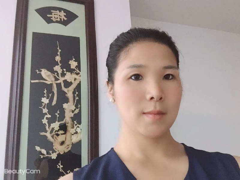 微笑的第一张照片--德化婚介网