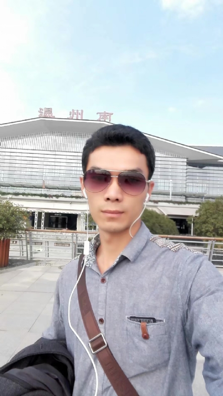 错把真心喂了狗的第三张照片--德化婚介网