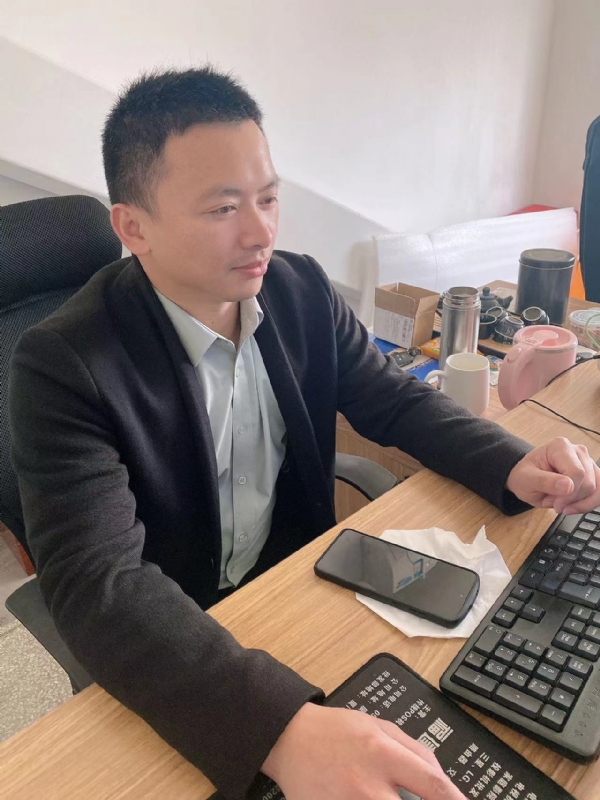 落叶知秋的第一张照片--德化婚介网