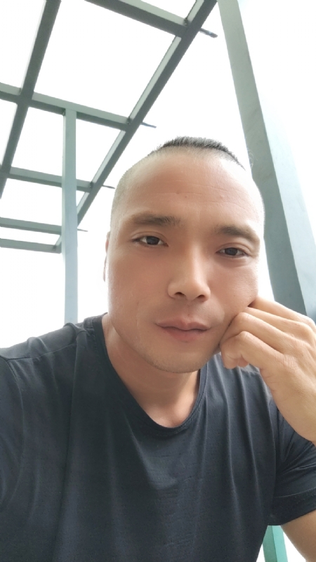 伯爵的第三张照片--德化婚介网